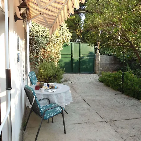 Mateo Lapad - With Terrace And Garden View